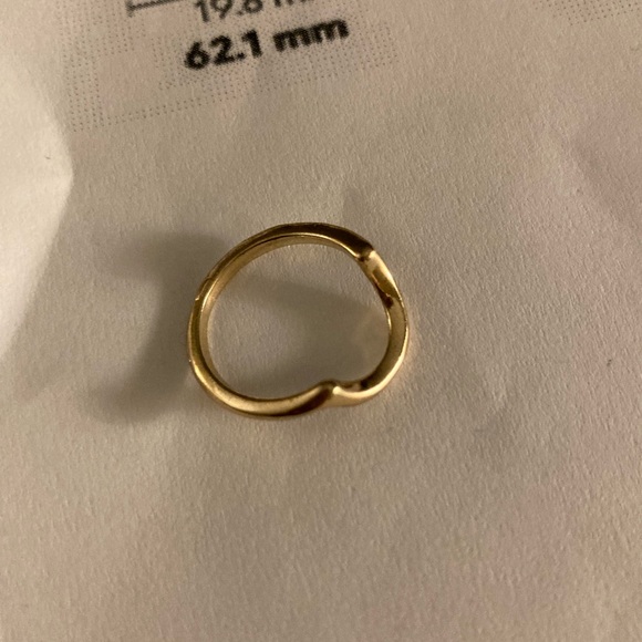 Small gold ring, unique design - Picture 5 of 8